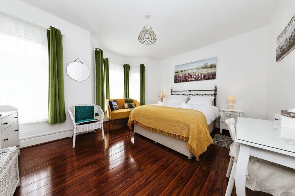 Your Chic 3br Comfort And Style In Vakantiehuis Londen