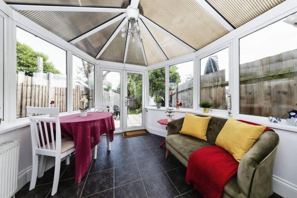 Your Chic 3br Comfort And Style In Vakantiehuis