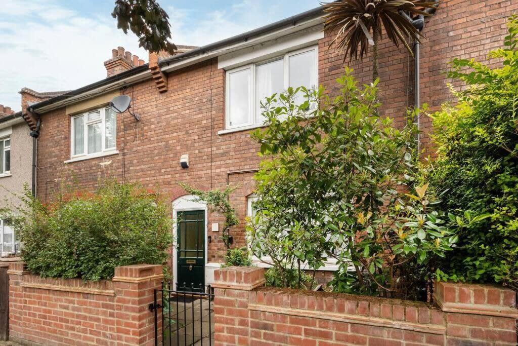3br House A Perfect Group Getaway Holiday home London