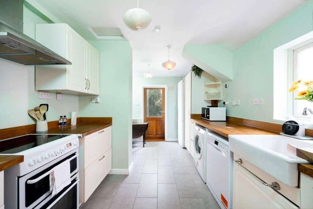 3br House A Perfect Group Getaway Holiday home London