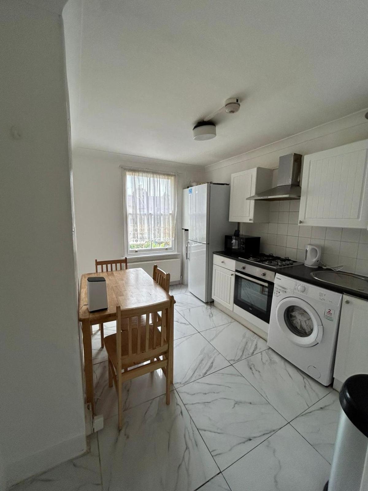 East 2 Bedroom Flat Appartement Londen