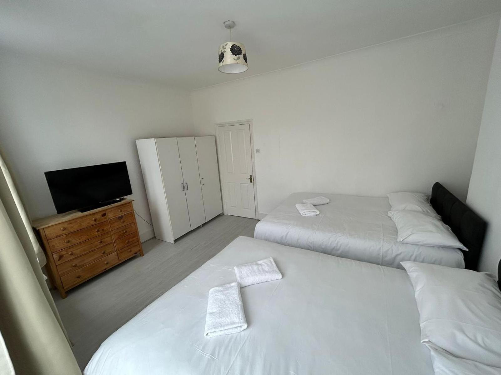 East 2 Bedroom Flat * Londen