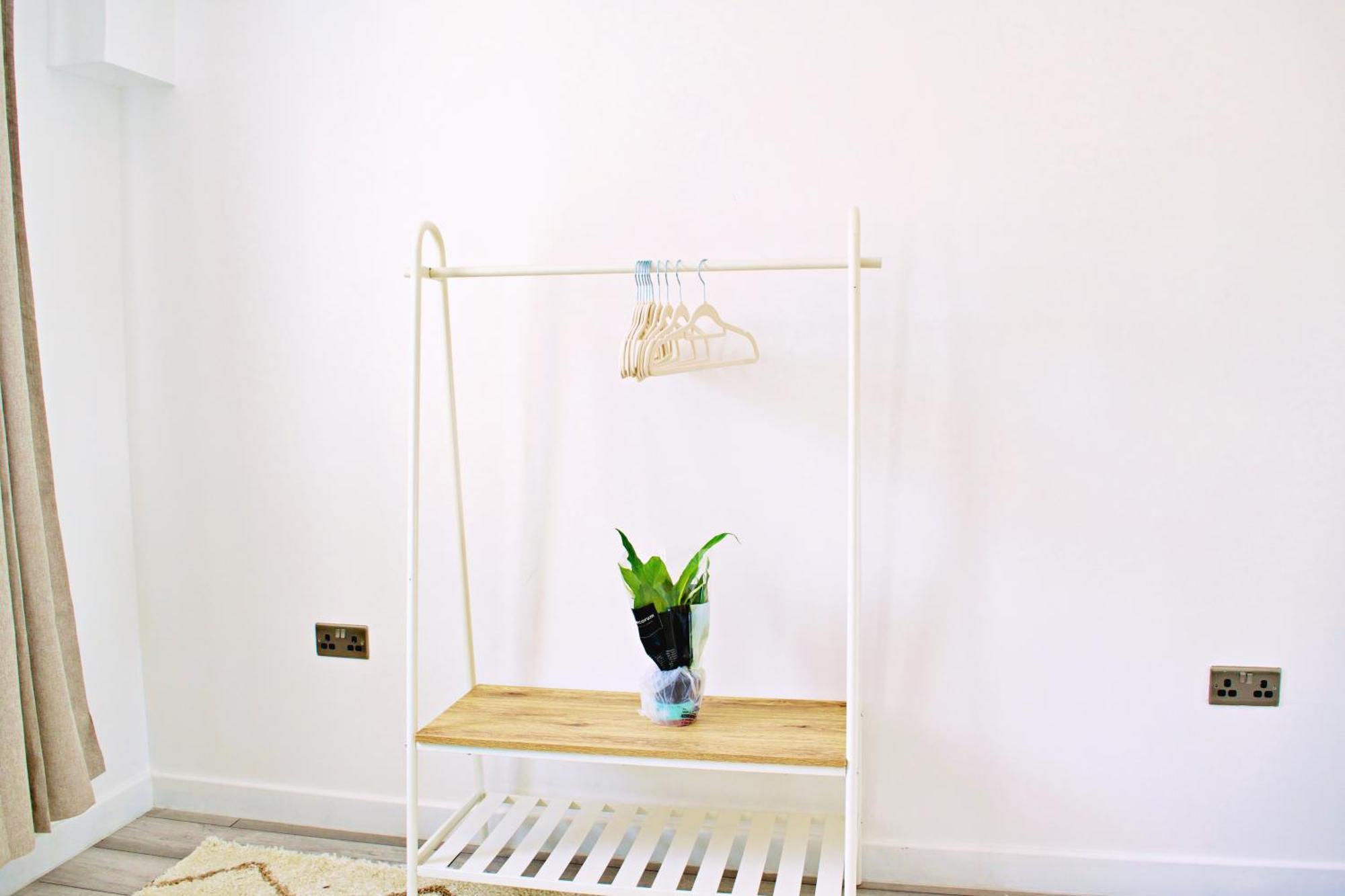 Beautiful Flat Near - Entire Flat - Equipped Kitchen - Private Bathroom