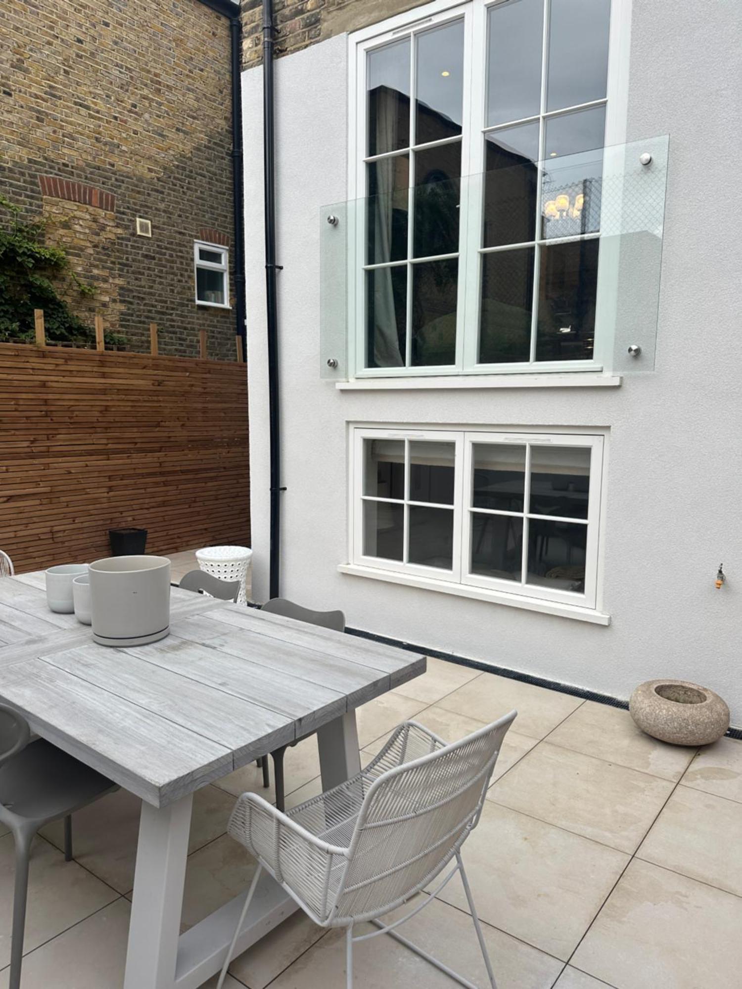 Beautiful 4-bed House Next To Battersea Park London