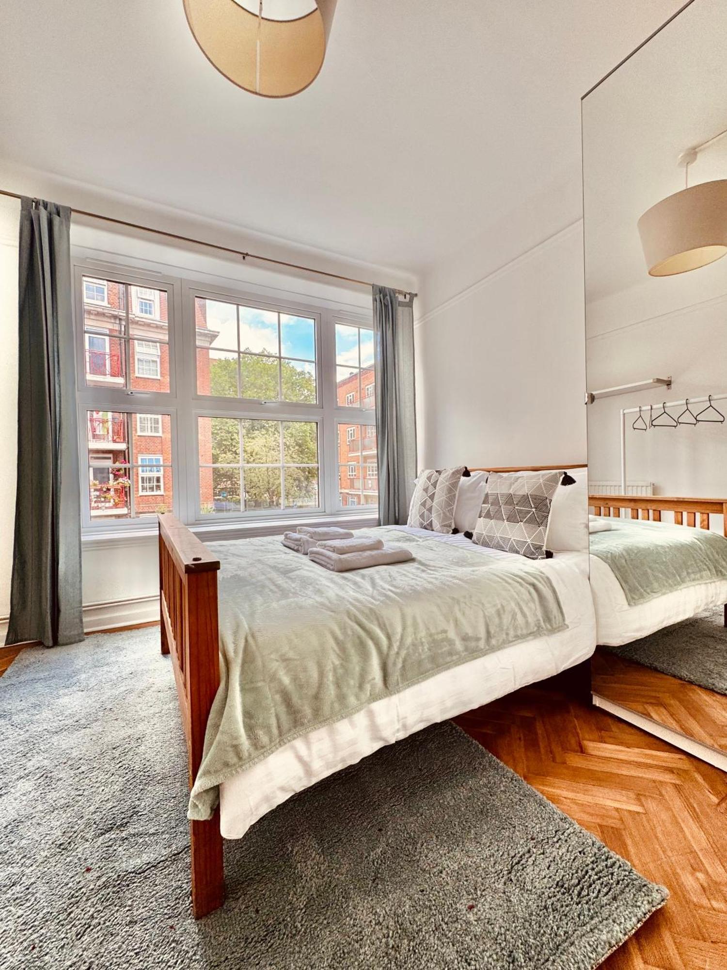 Victorian Amazing Three Bedroom Leilighet London