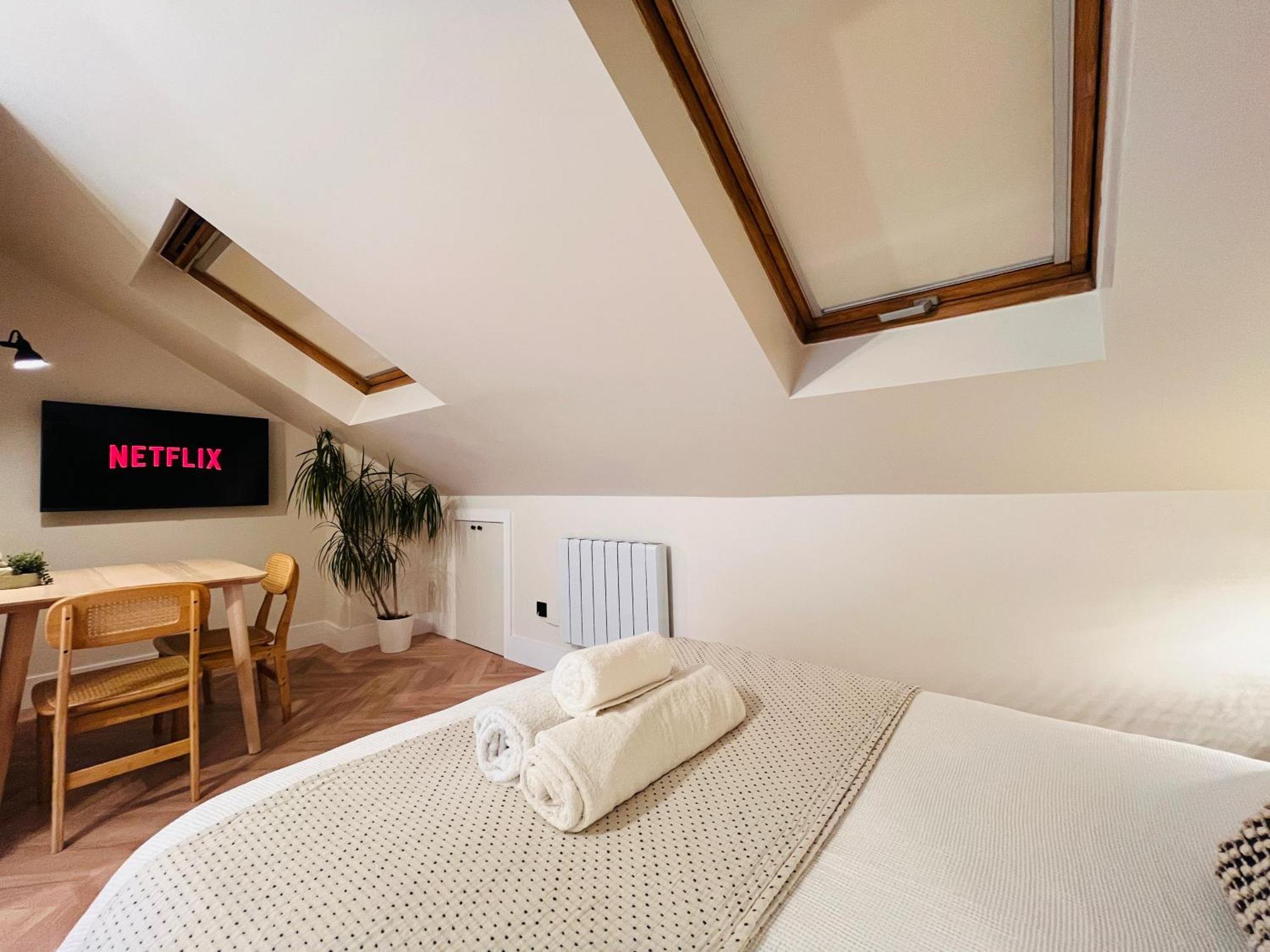 The Nook Londons Swanky With Free Parking Homestay *