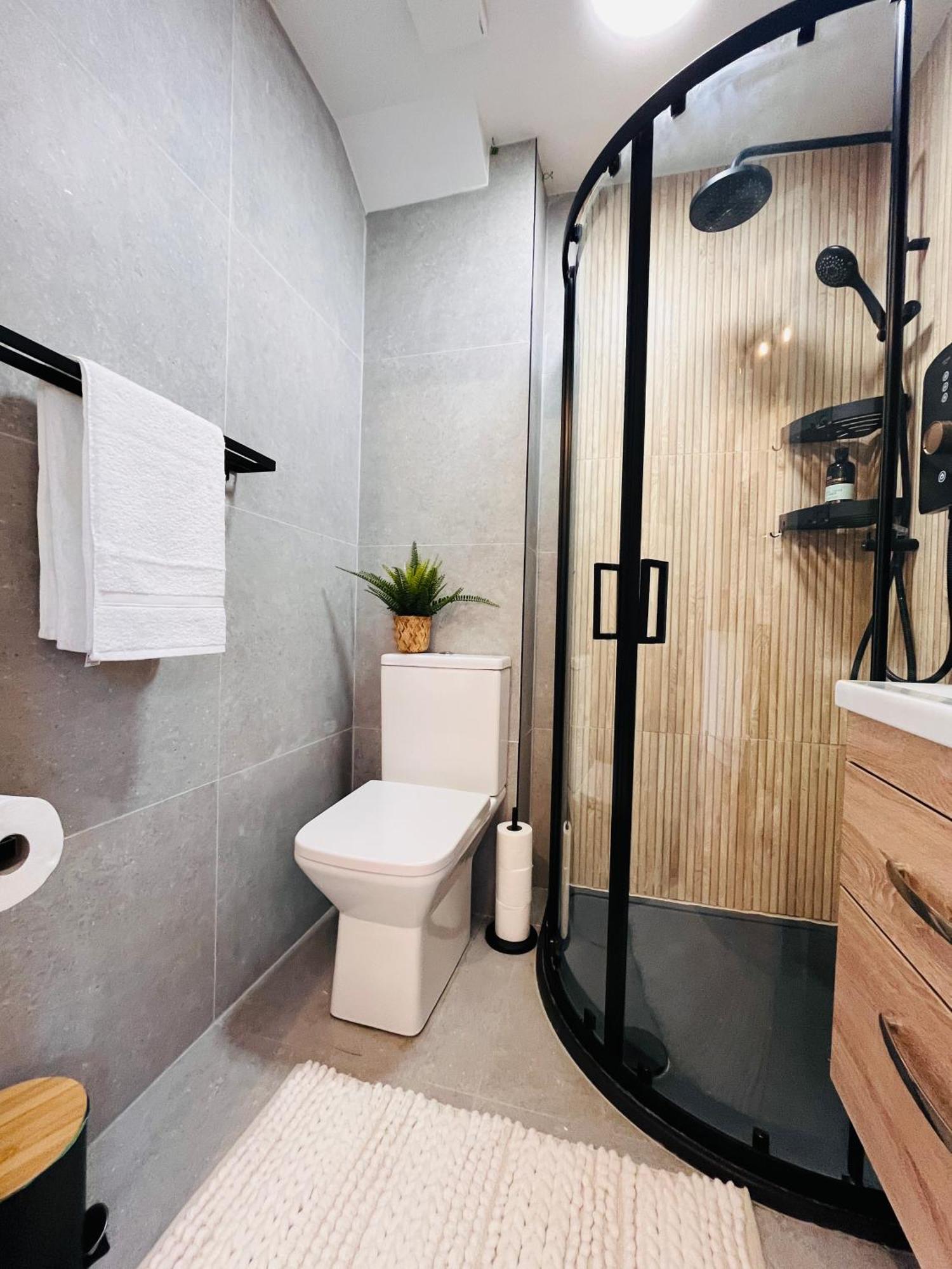 Homestay The Nook Londons Swanky With Free Parking *