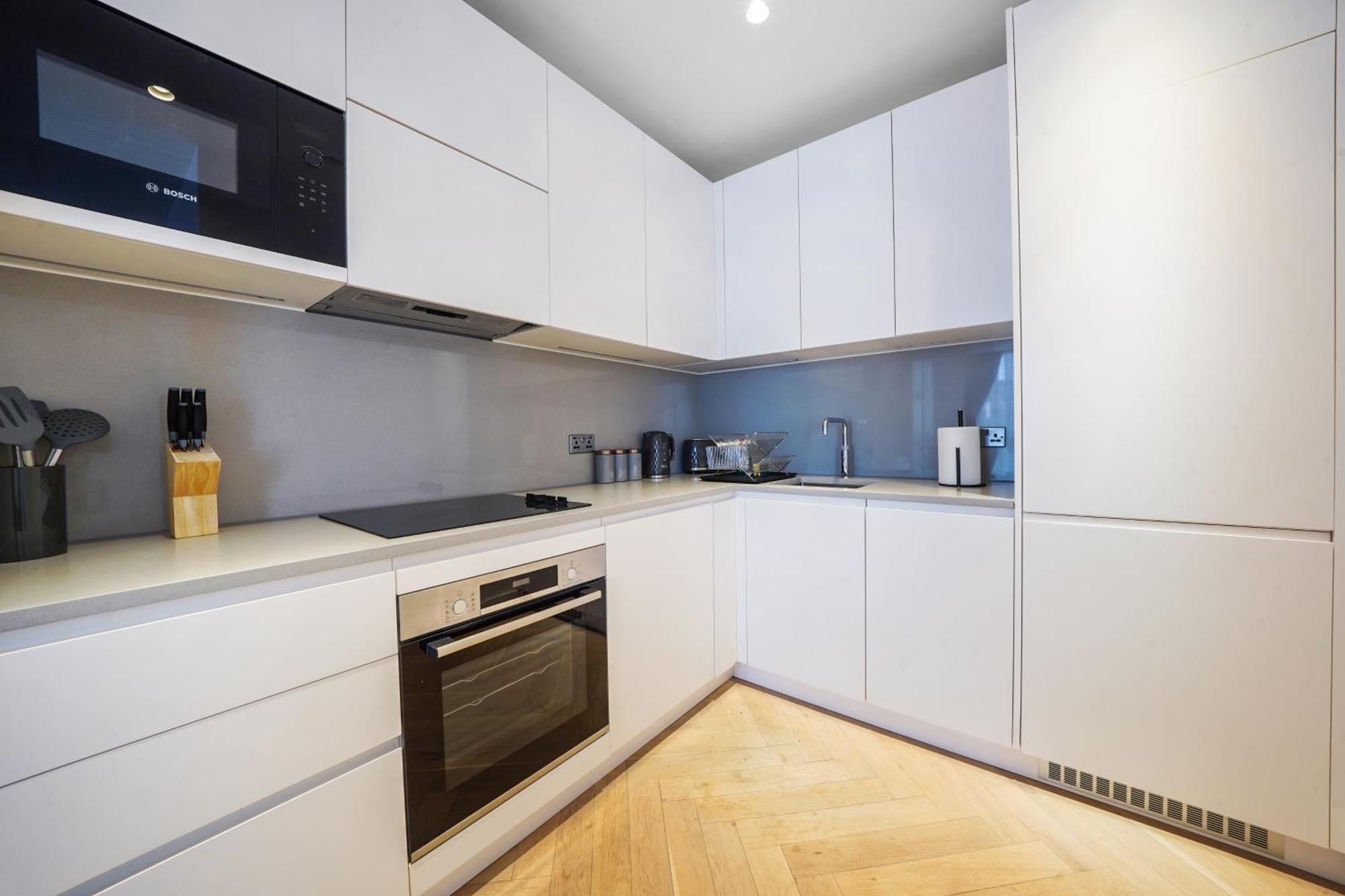 Apartment The Zurich Apartment, 6 Beds, 15mins To London, 10mins Wembley Stadium *