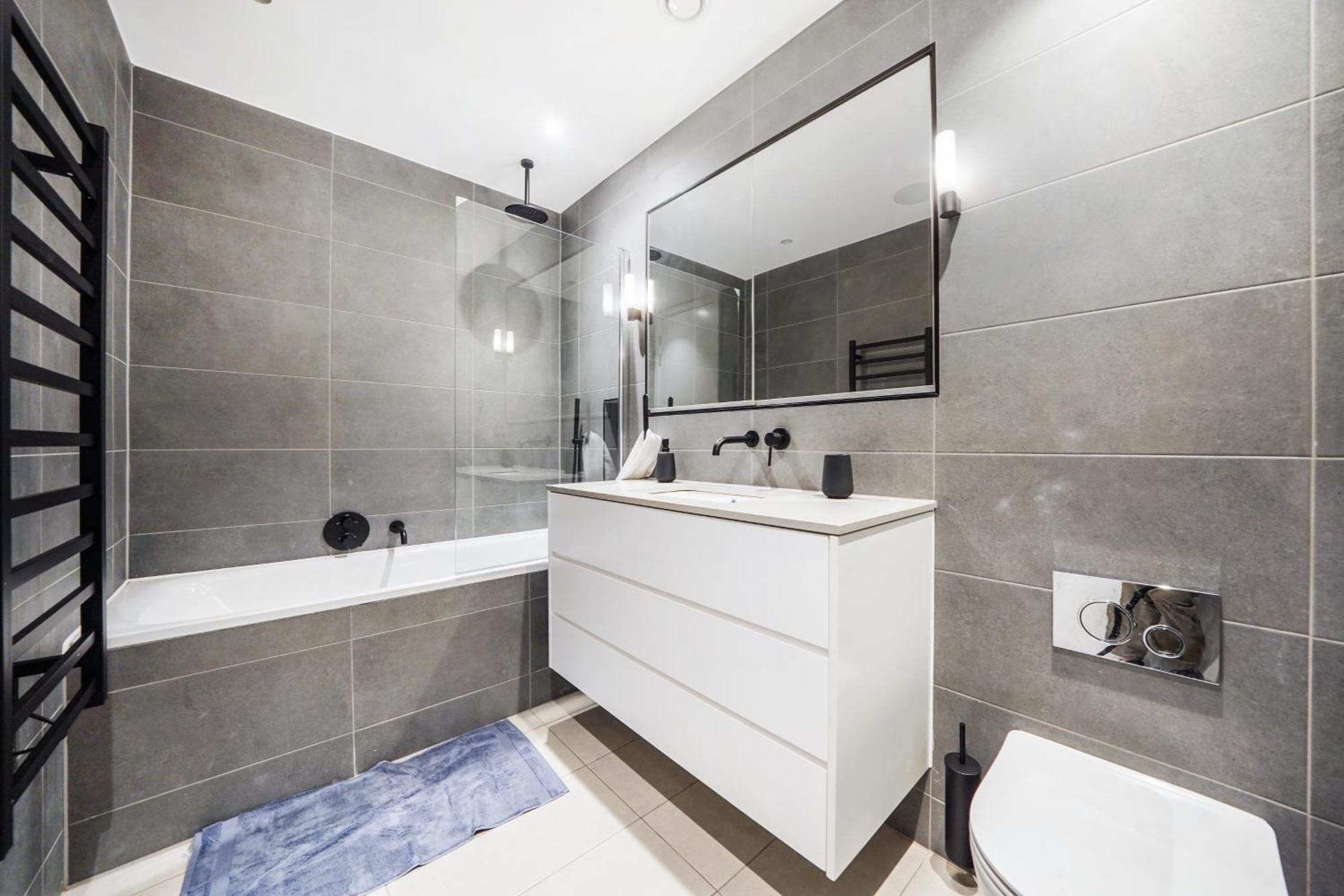 The Zurich Apartment, 6 Beds, 15mins To London, 10mins Wembley Stadium Apartment