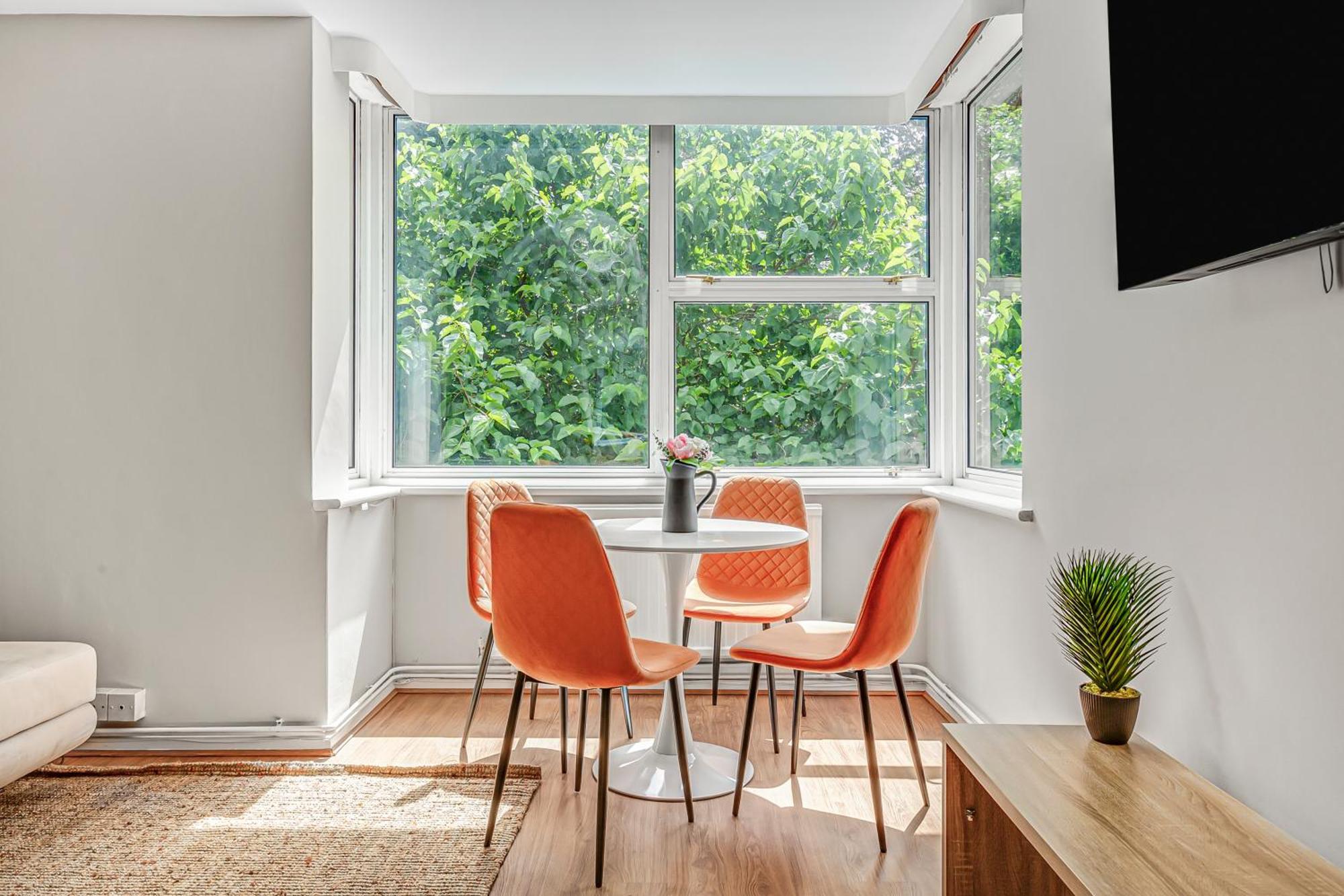 Putney Bridge Hideaway London