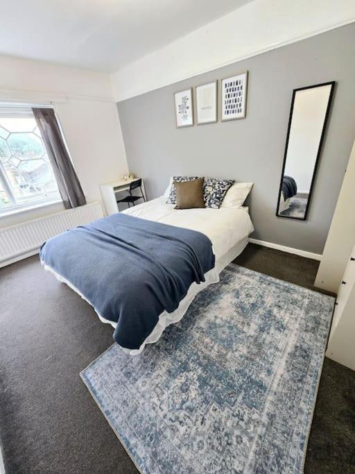 Beautiful In Prime Location! Gjestgiverier London