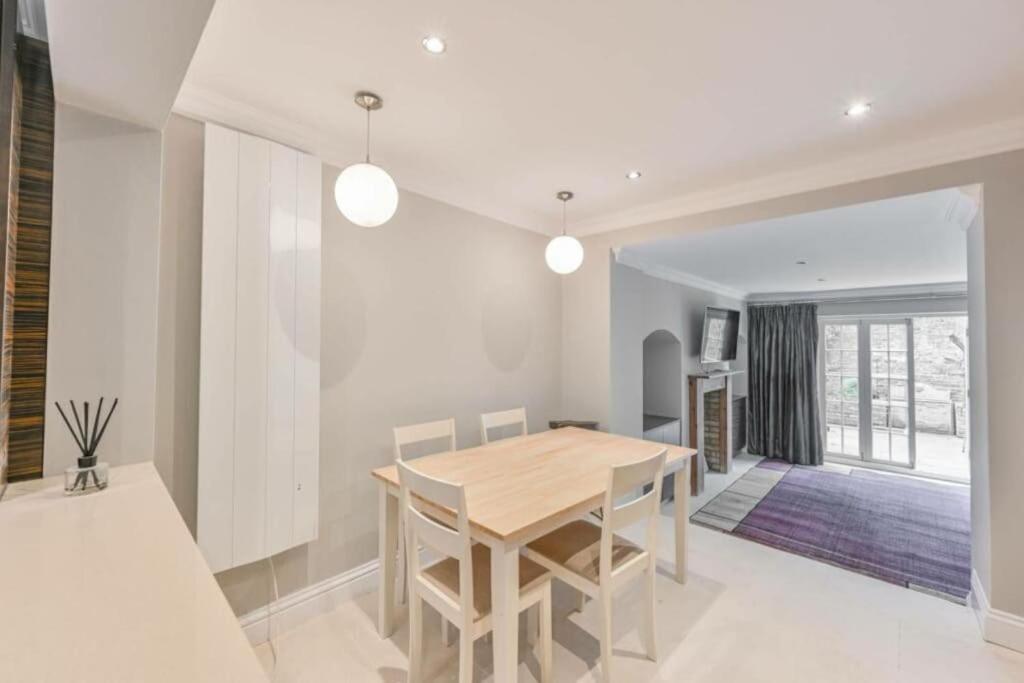 Holiday home Sweet 2 Bed House In London's Neighbourhood