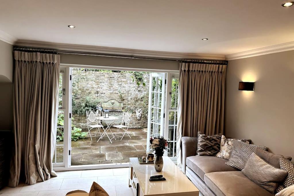Holiday home Sweet 2 Bed House In London's Neighbourhood