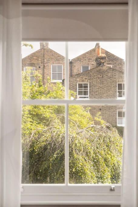 Newington Green, Beautiful 1 Bed London