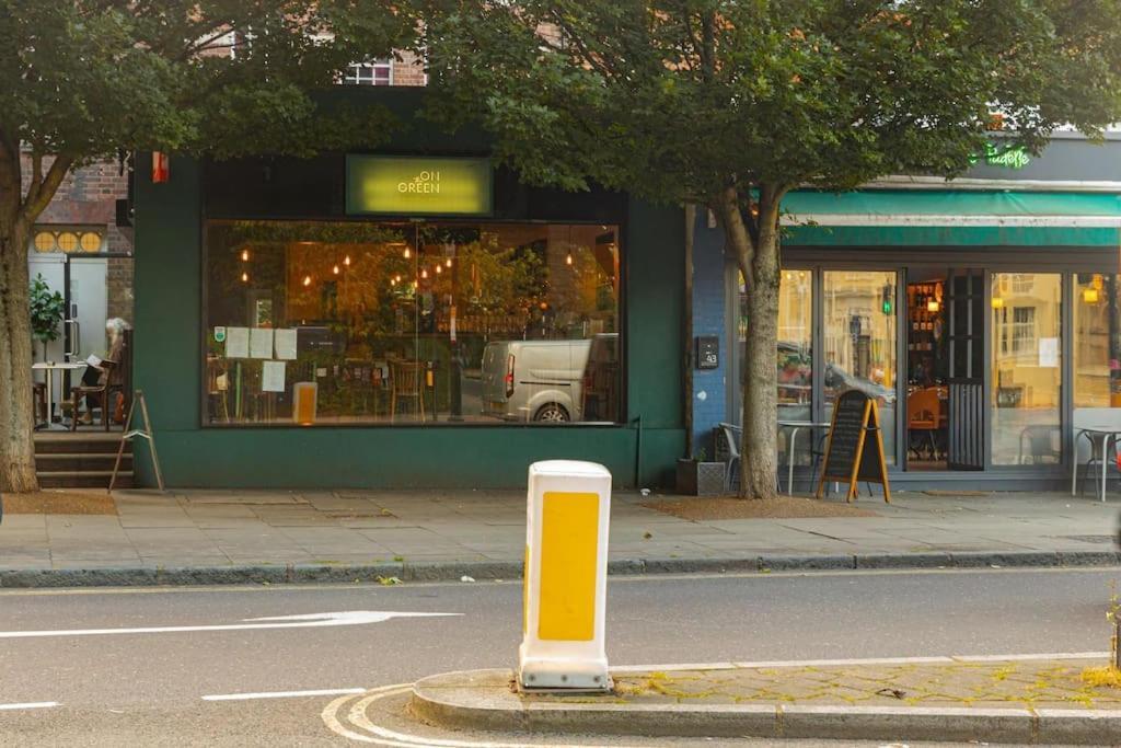 Newington Green, Beautiful 1 Bed Apartment *