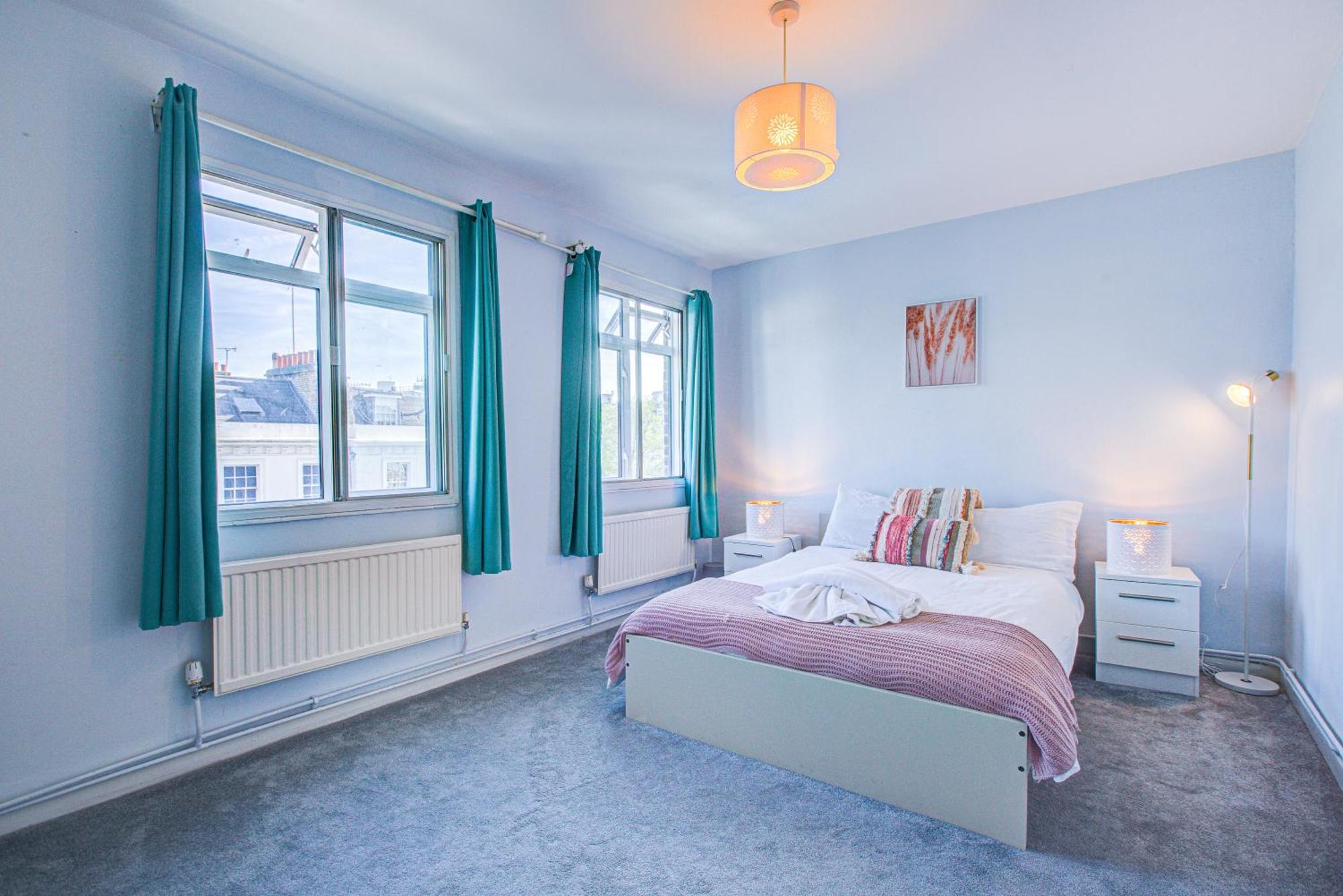 Victoria Family In Central Apartment London