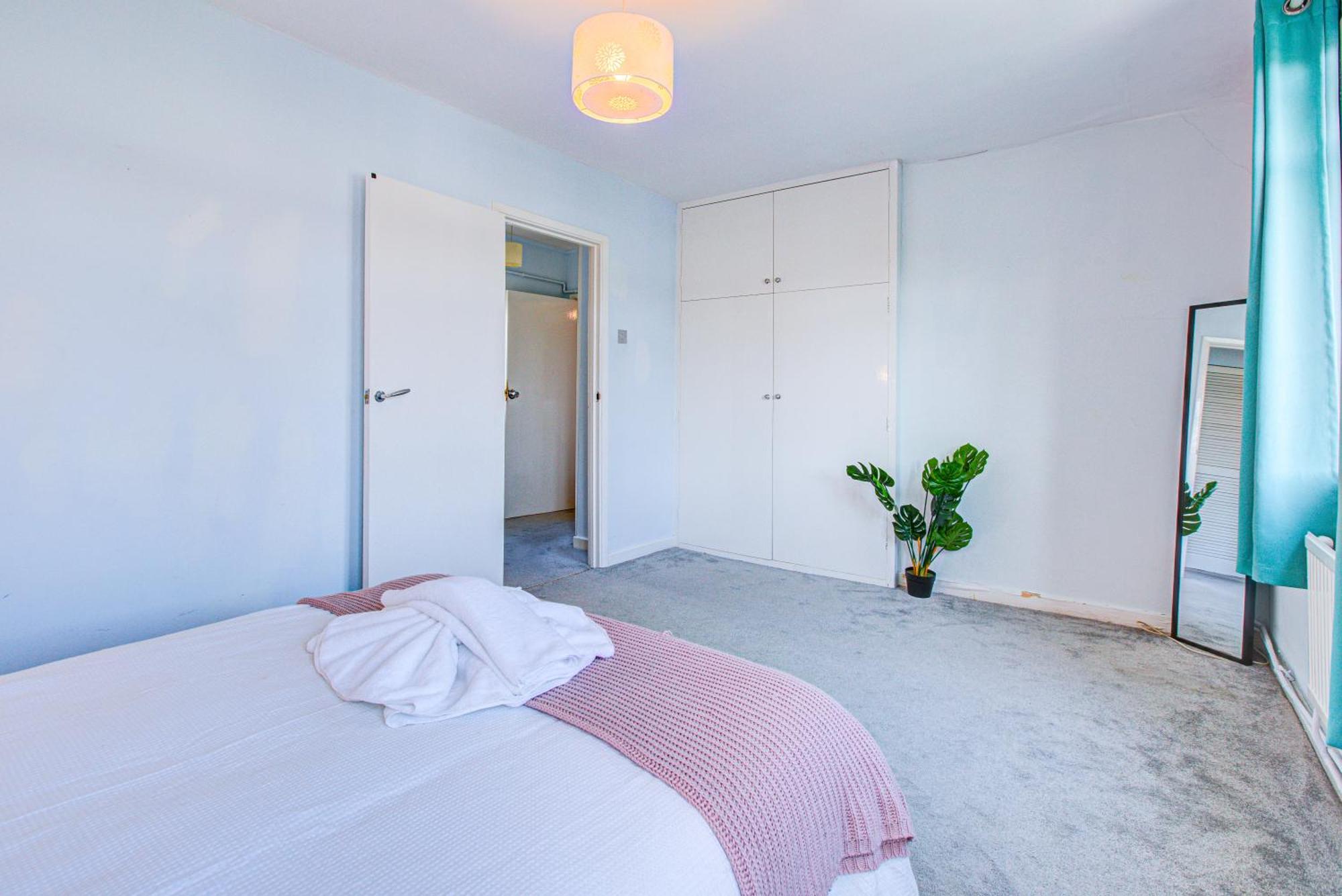 Victoria Family In Central Apartment London