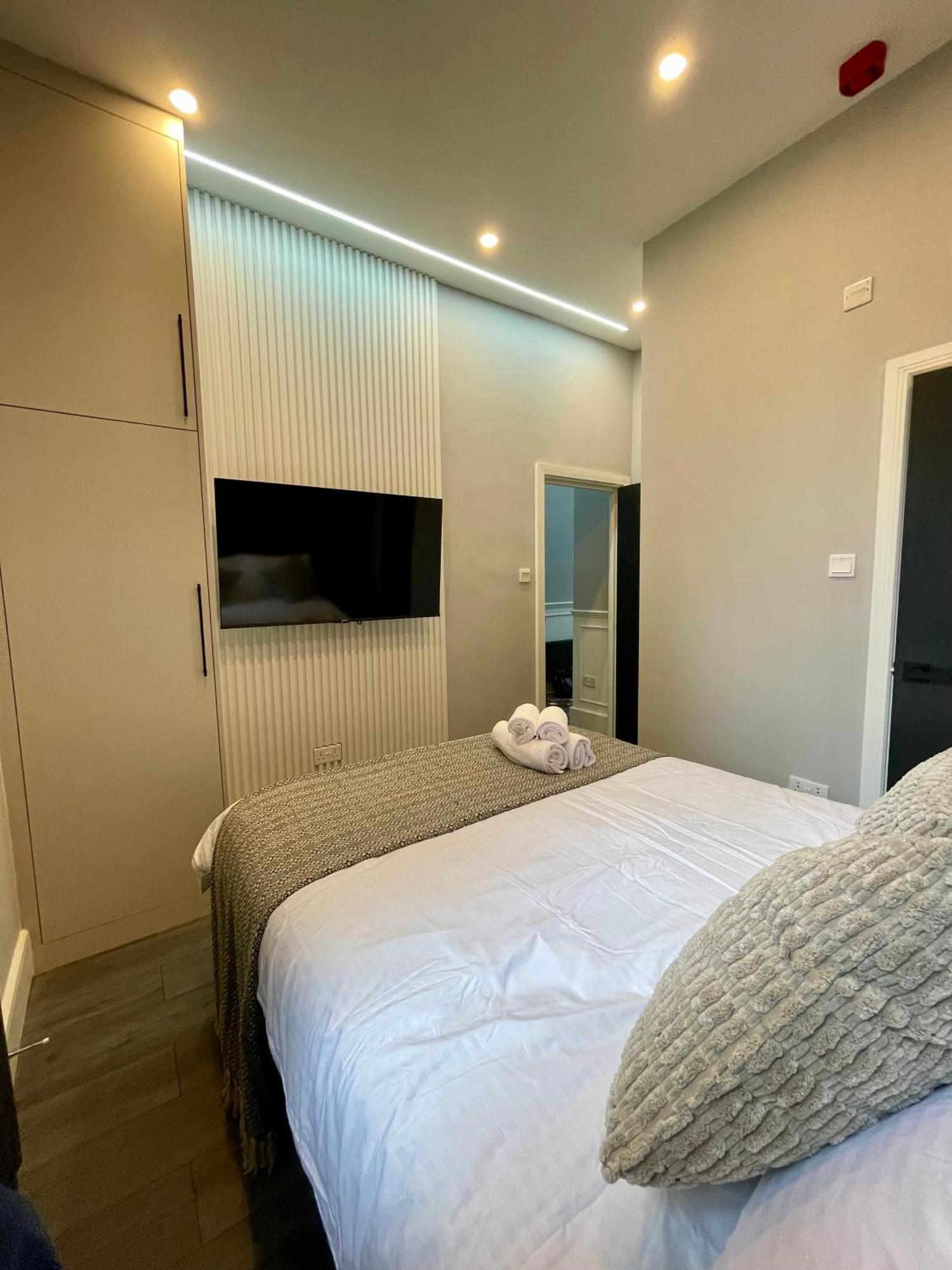 Luxury In Vibrant Area Privatunterkunft London