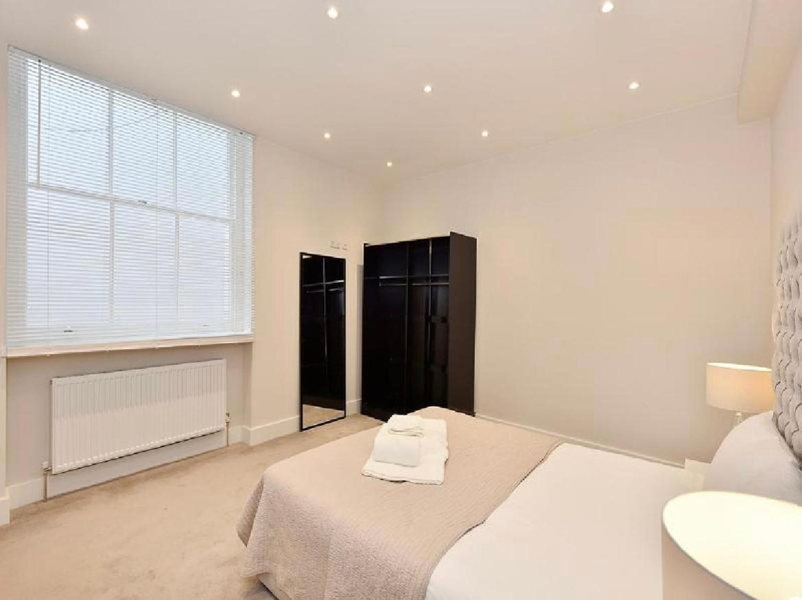 Three Bedroom Flat In South Kensington Leilighet