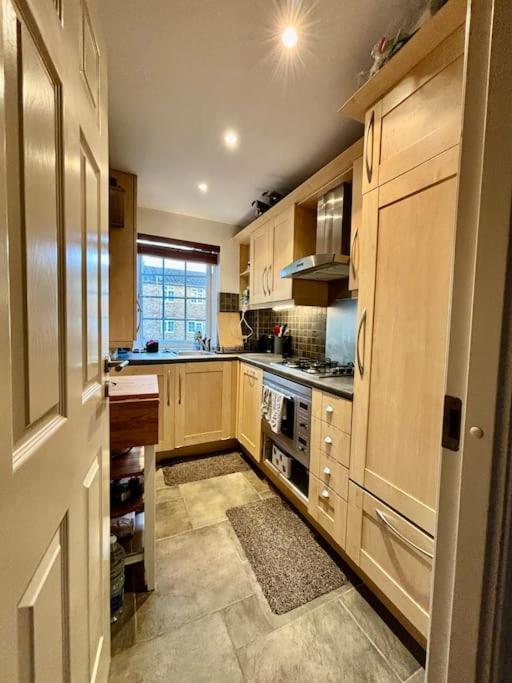 Cozy 1-bedroom In Turnham Apartment