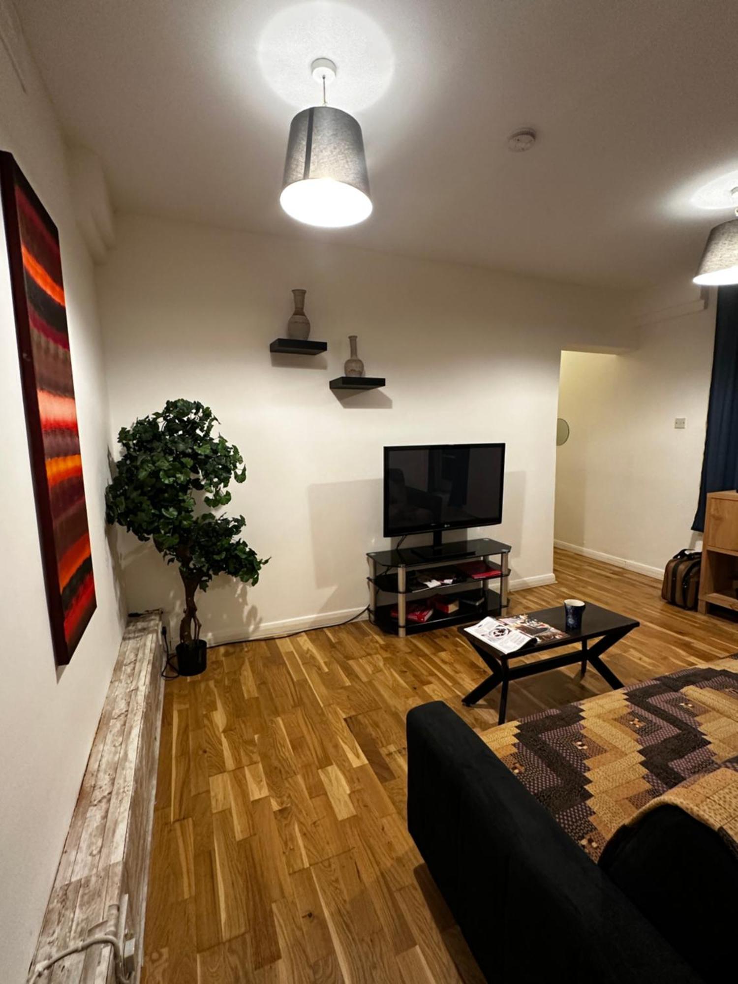 Charming 1-bedroom Southfields, Londen