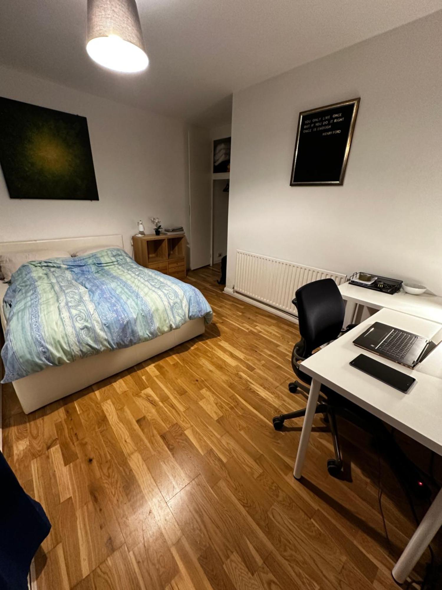 Appartement Charming 1-bedroom Southfields, Londen