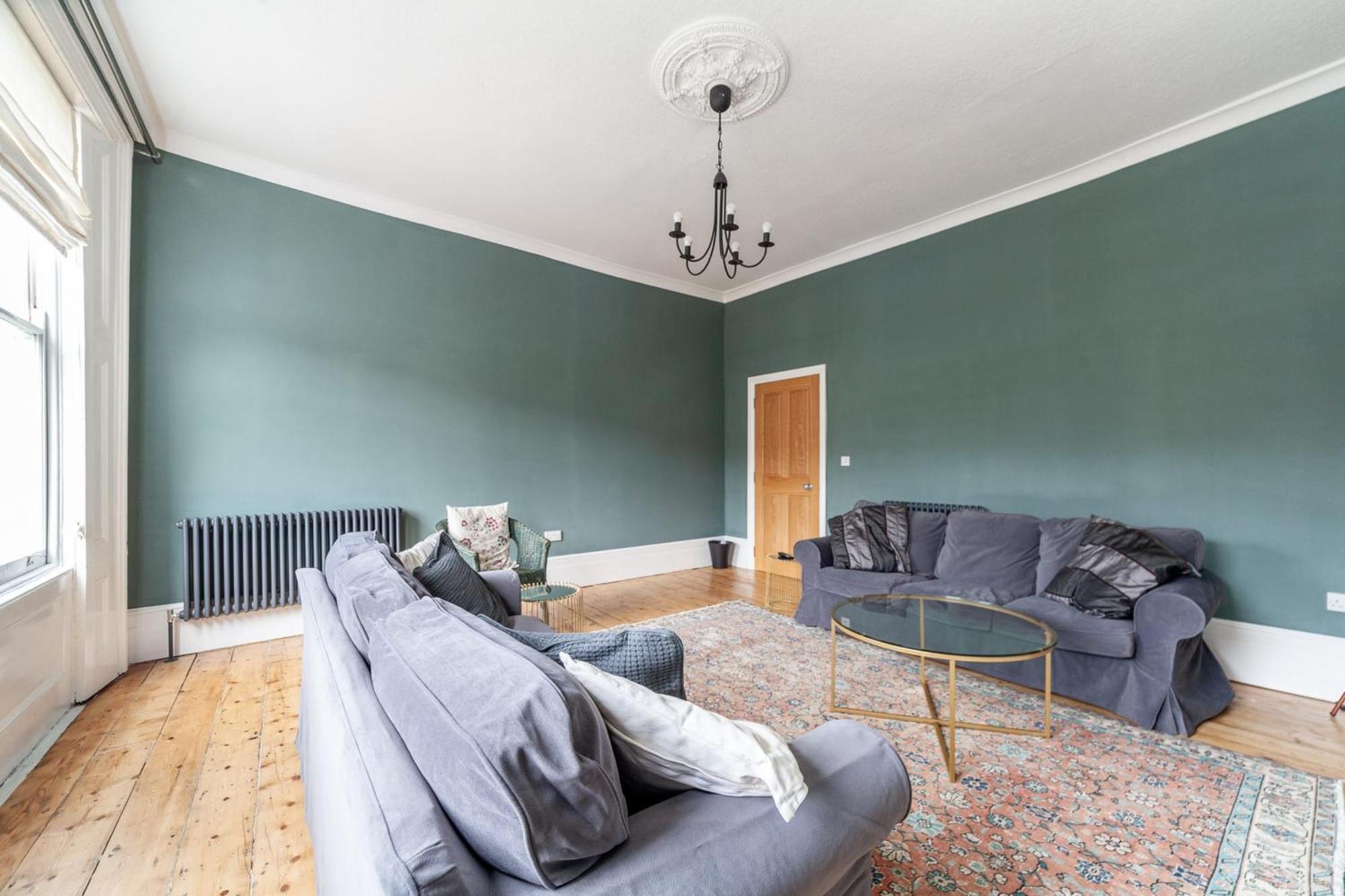 Charming In The Heart Of Kennington Apartment *