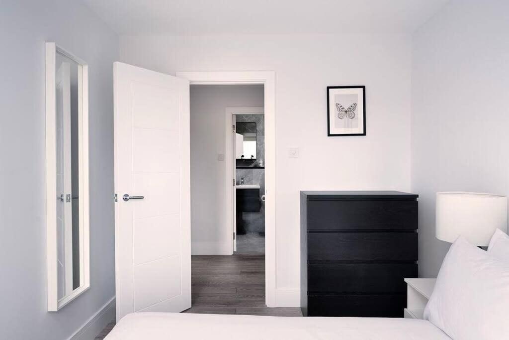 Charming In The Pleydell Estate Apartment London