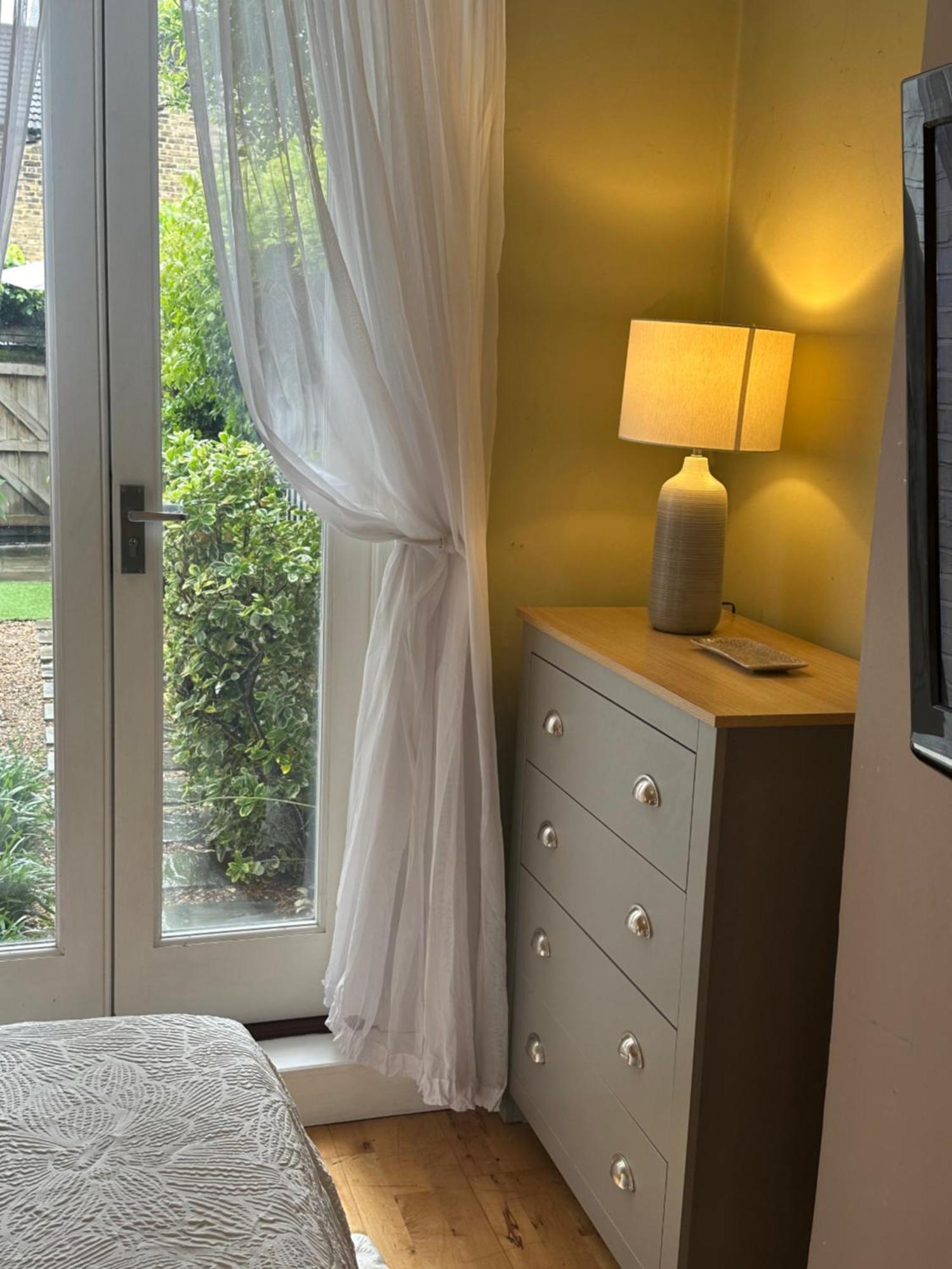 Privat overnatting My Sky Secret Garden 1 Bedroom London
