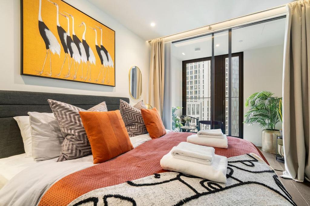 Luxurious 1 Bedroom In Apartment *