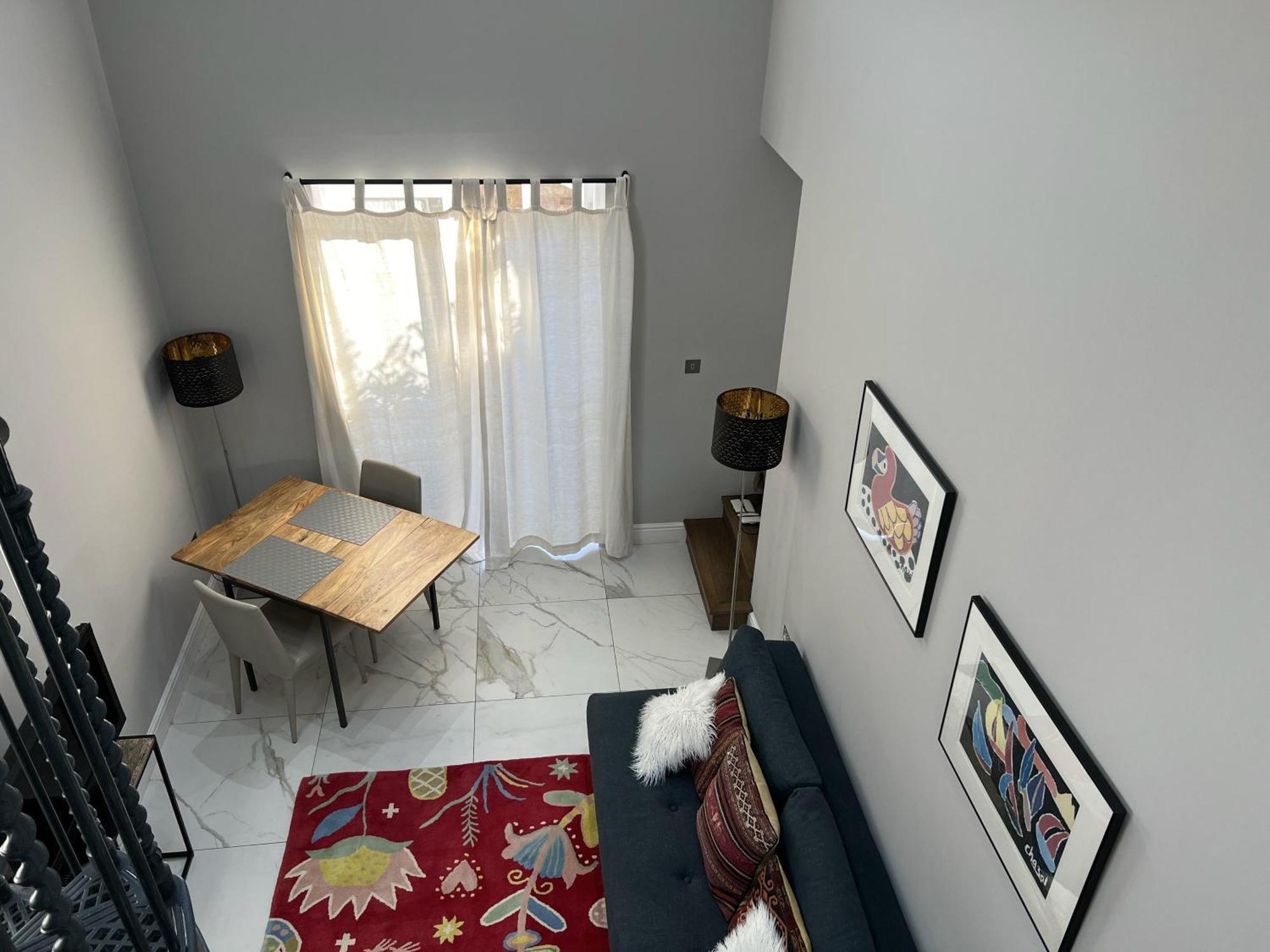 London-apartment-sleeps2-privateentrance Apartment