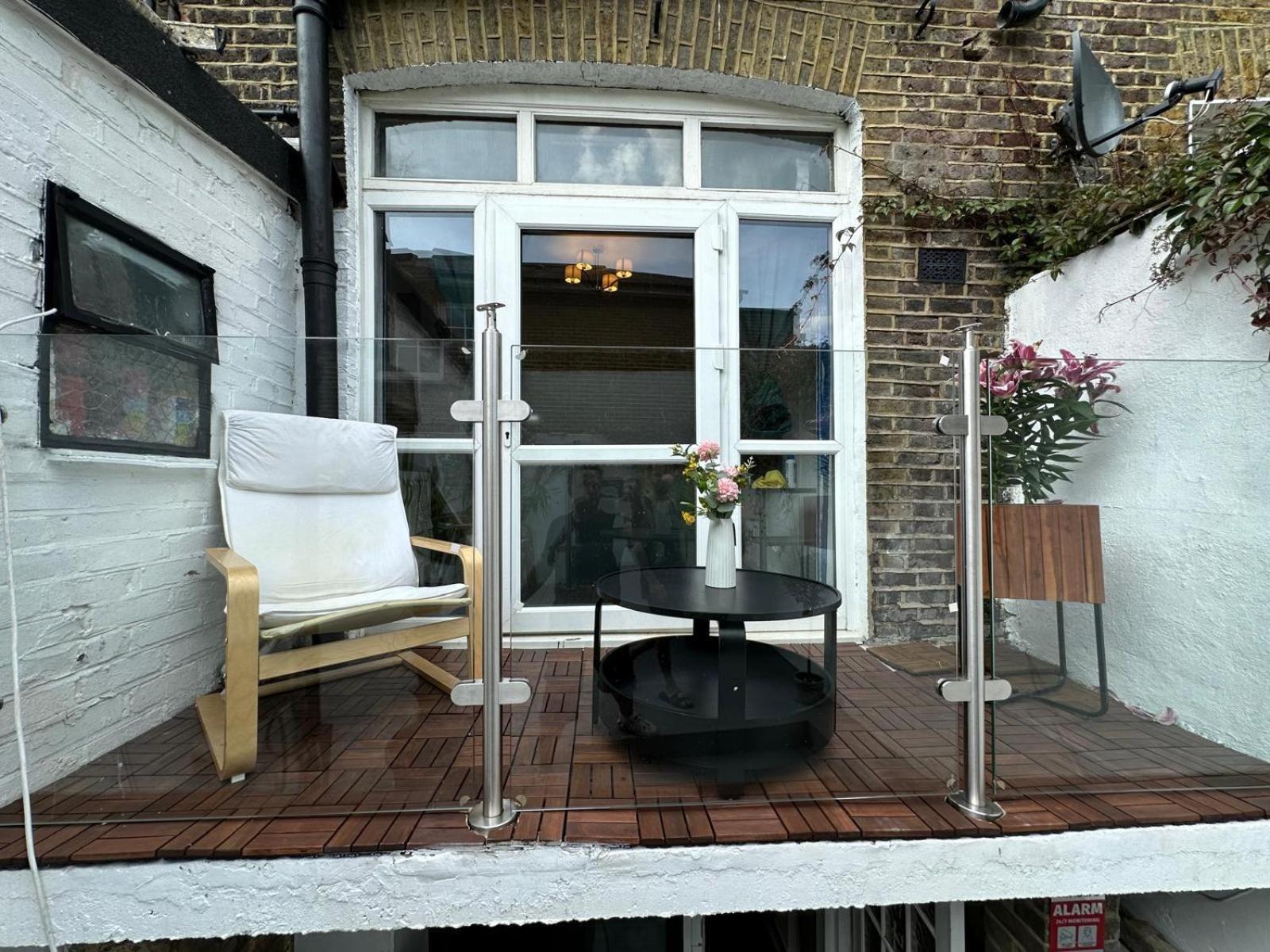 Lovely Ground Floor In West Apartment *