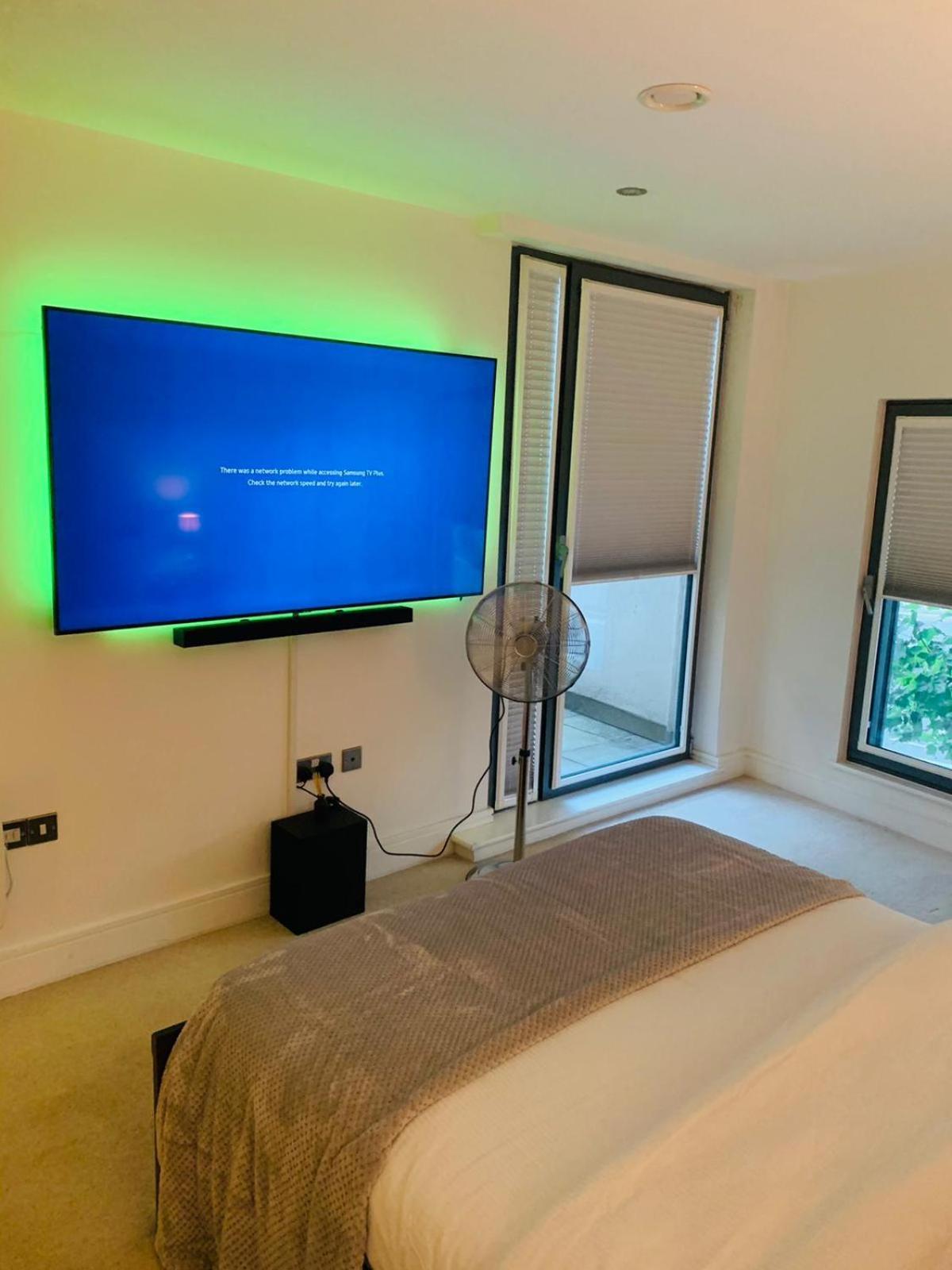 Sim Luxury Apartment London