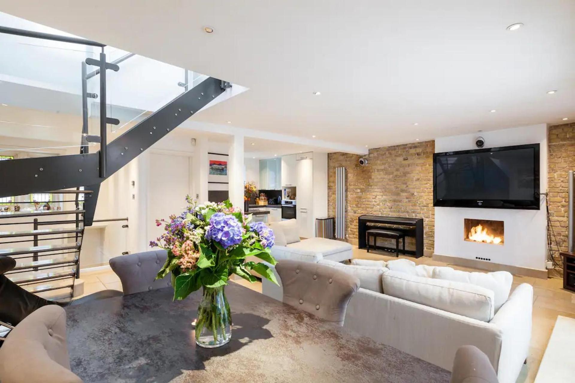 Knightsbridge 4th Floor Walk Up- Penthouse