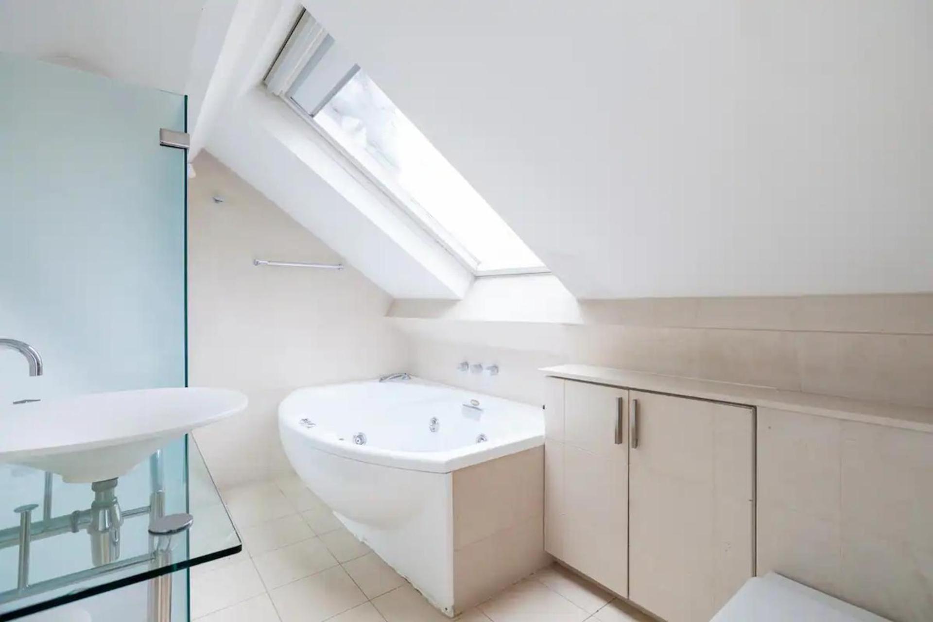 Knightsbridge 4th Floor Walk Up- Penthouse Apartment *