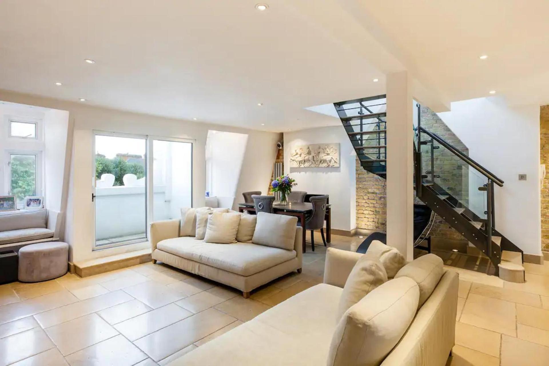 Knightsbridge 4th Floor Walk Up- Penthouse * London
