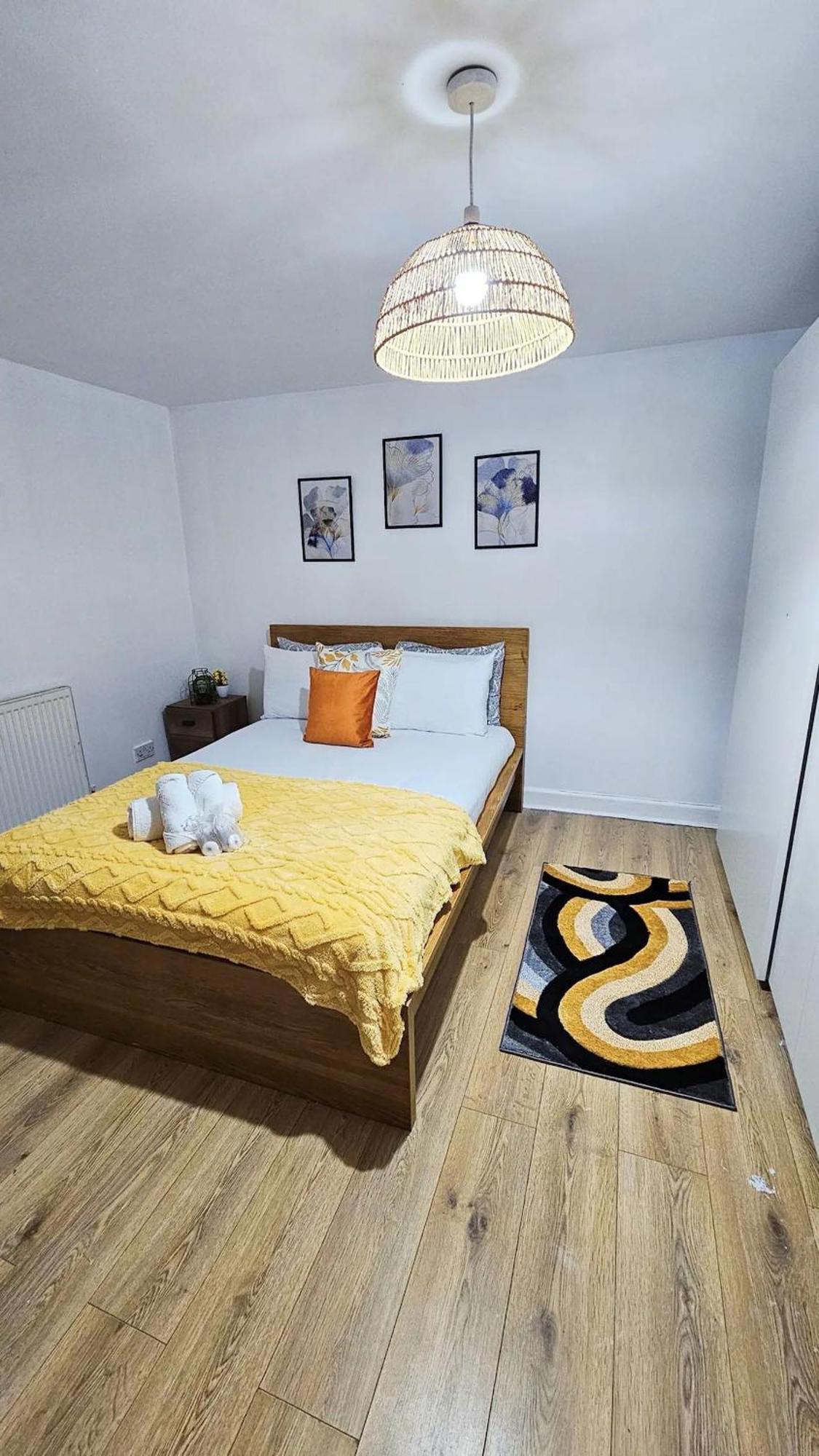 Cozy - Location London