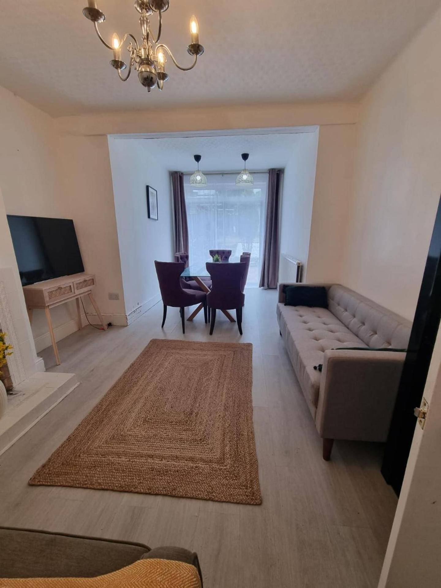 Large 4 Bed Terraced House Holiday home