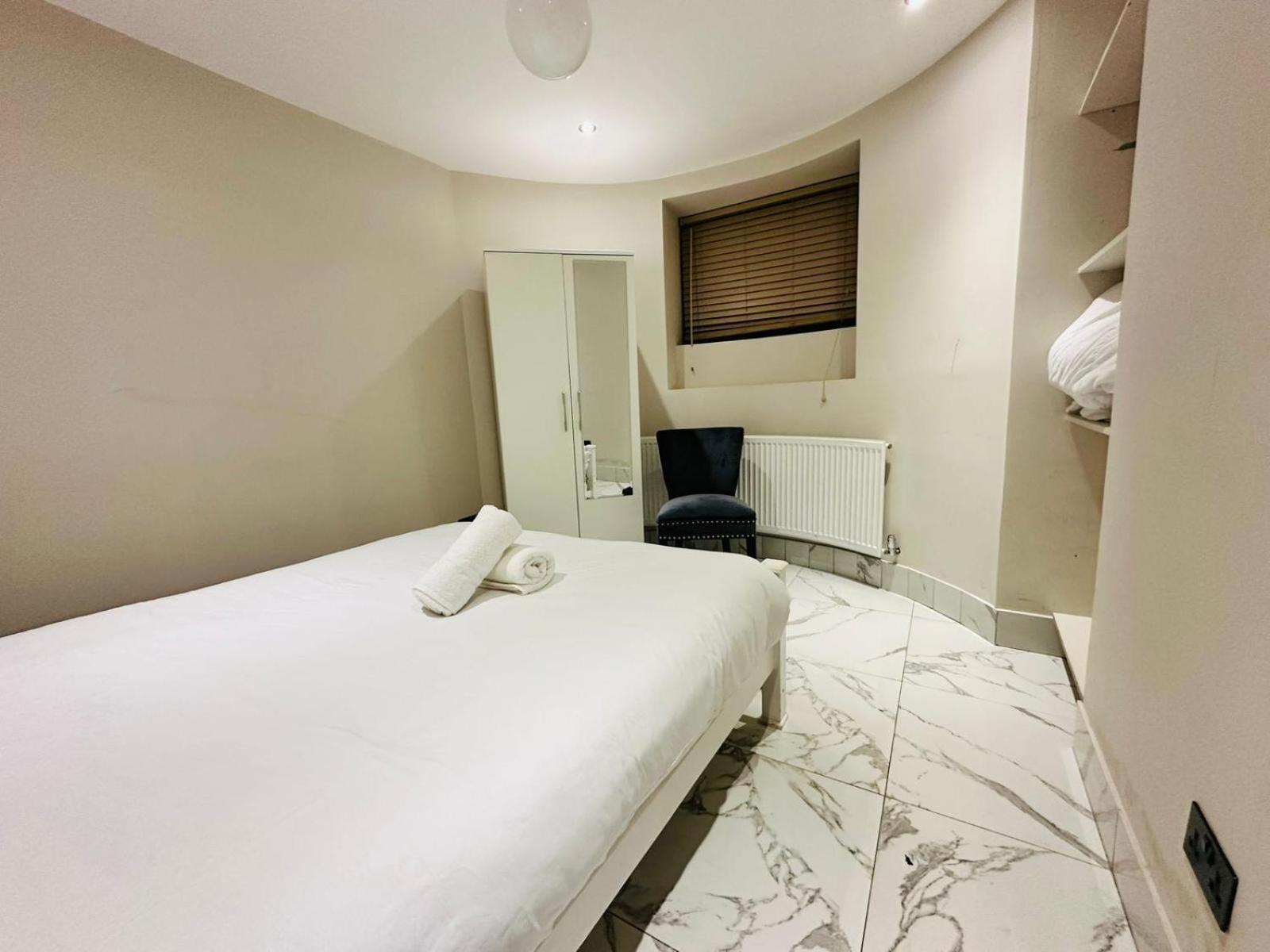 Spacious One Bed In Wembley Apartment
