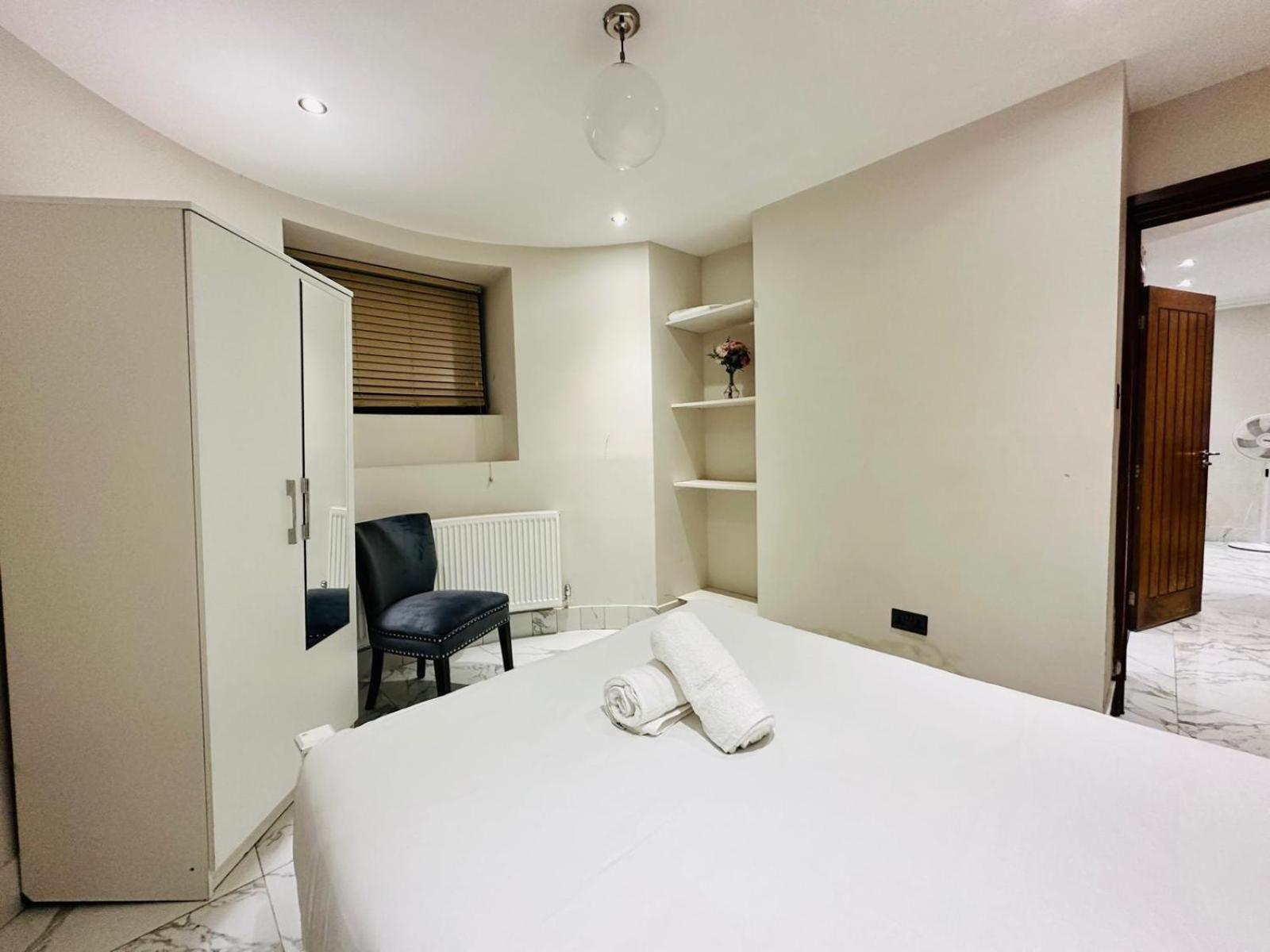 Apartment Spacious One Bed In Wembley *