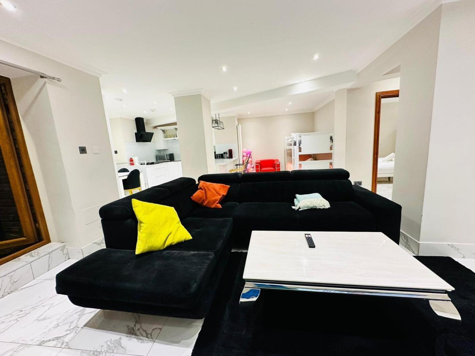Spacious One Bed In Wembley Apartment London