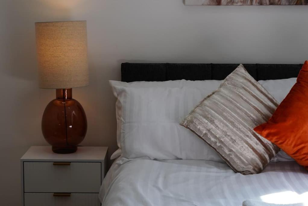 6 Apartment London