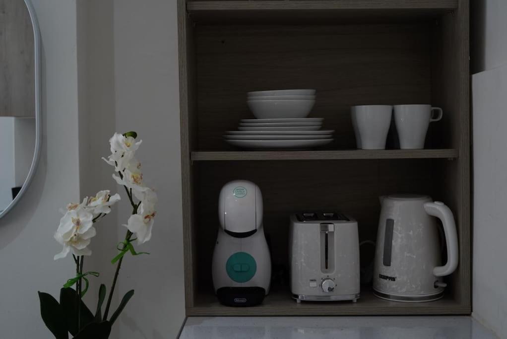 5 Apartment London