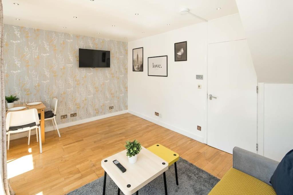 2bed Living Balcony Appartement Londen