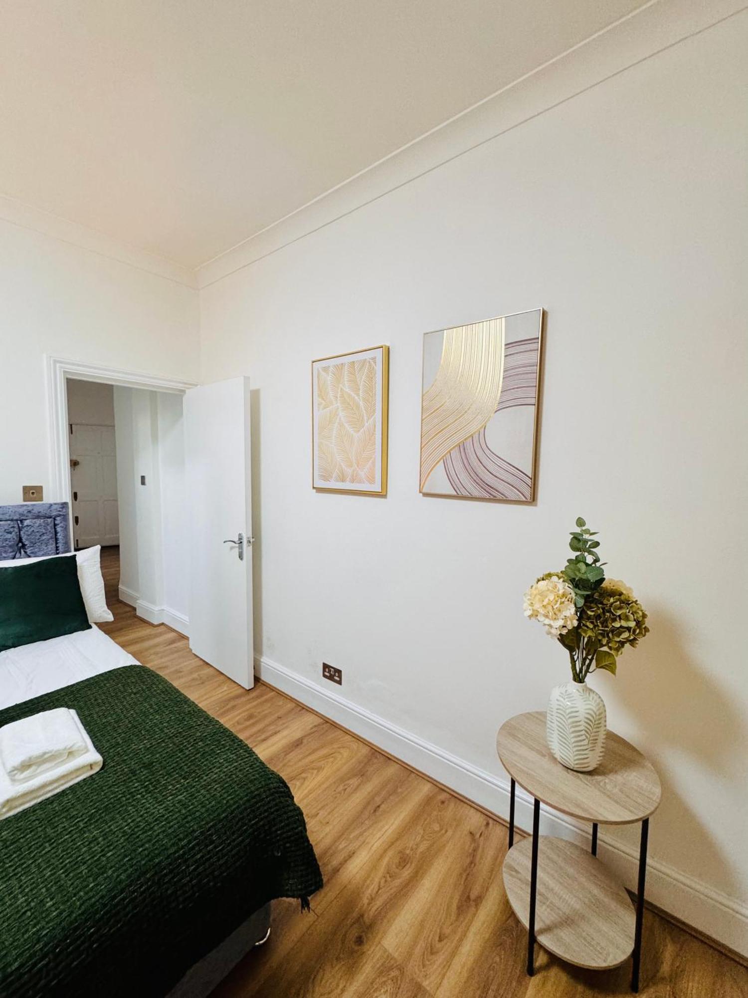 Beautiful 2bedroom Flat In St John * London