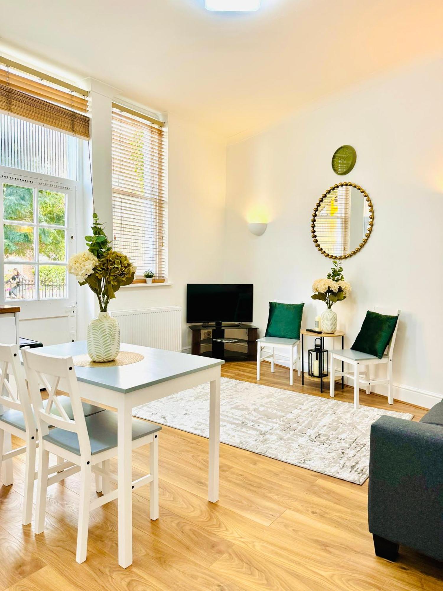 Apartment Beautiful 2bedroom Flat In St John *