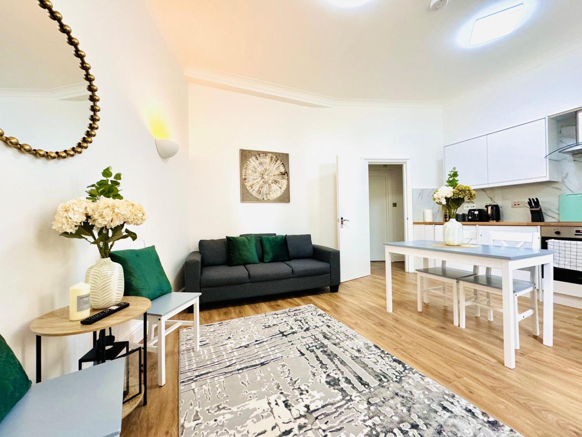 Beautiful 2bedroom Flat In St John *