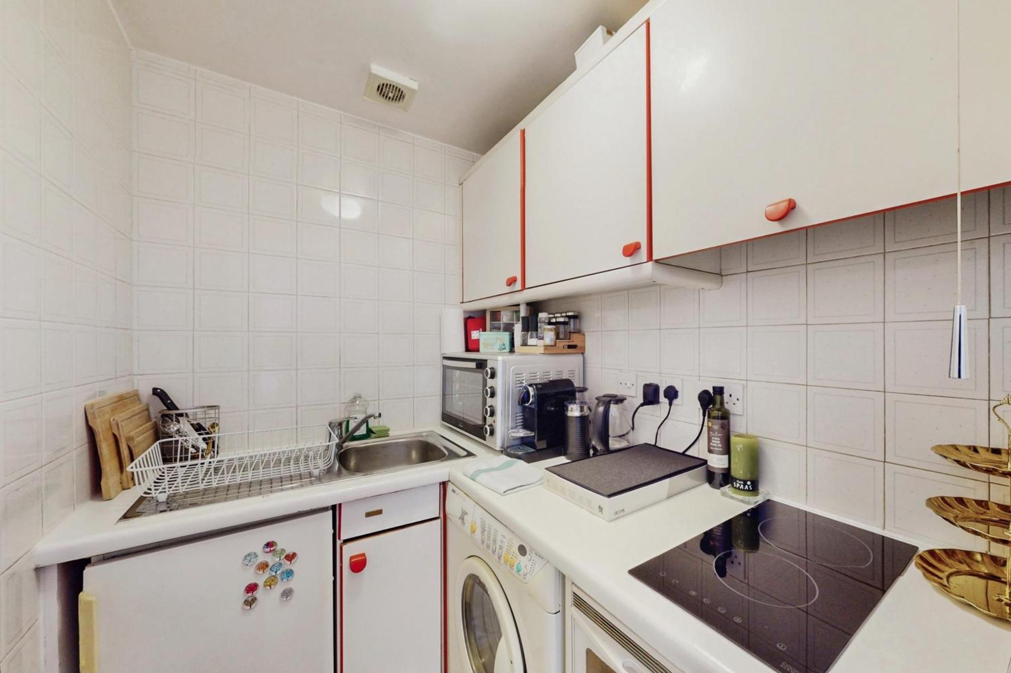 Appartement Central Studio With Free Parking In Chelsea Near Tube Londen