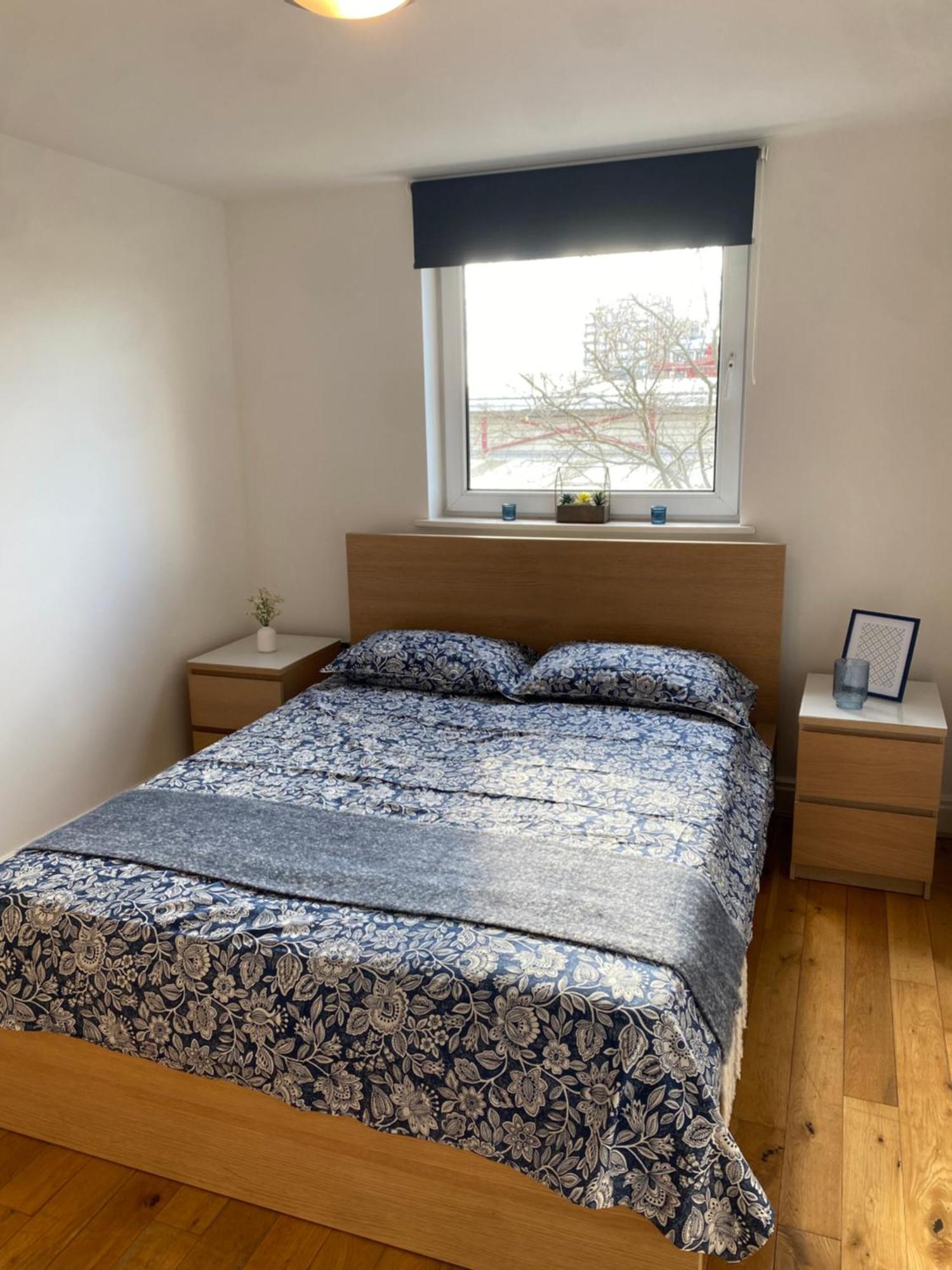2 Bedroom Flat In Riverside West Leilighet