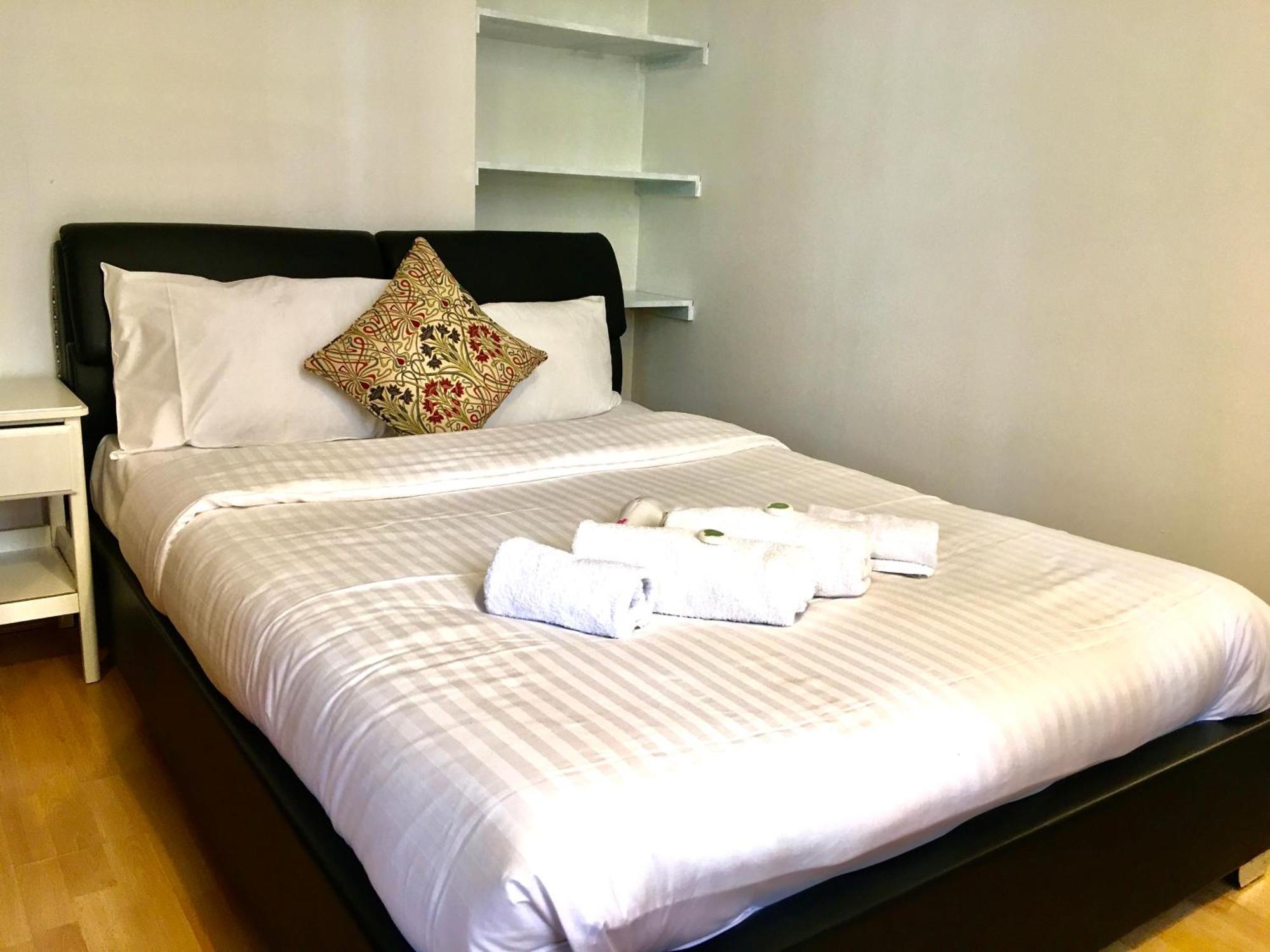 Pensión Comfy Private Bedrooms In Heart Of